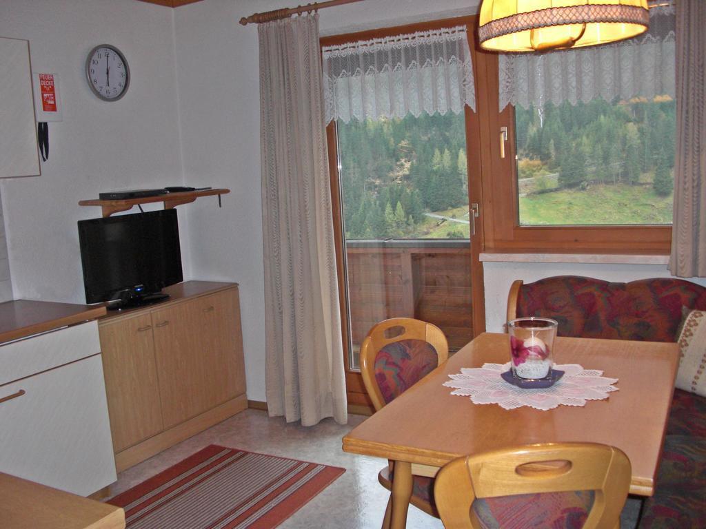 Ferienwohnung Haus Marita St. Leonhard im Pitztal Zimmer foto